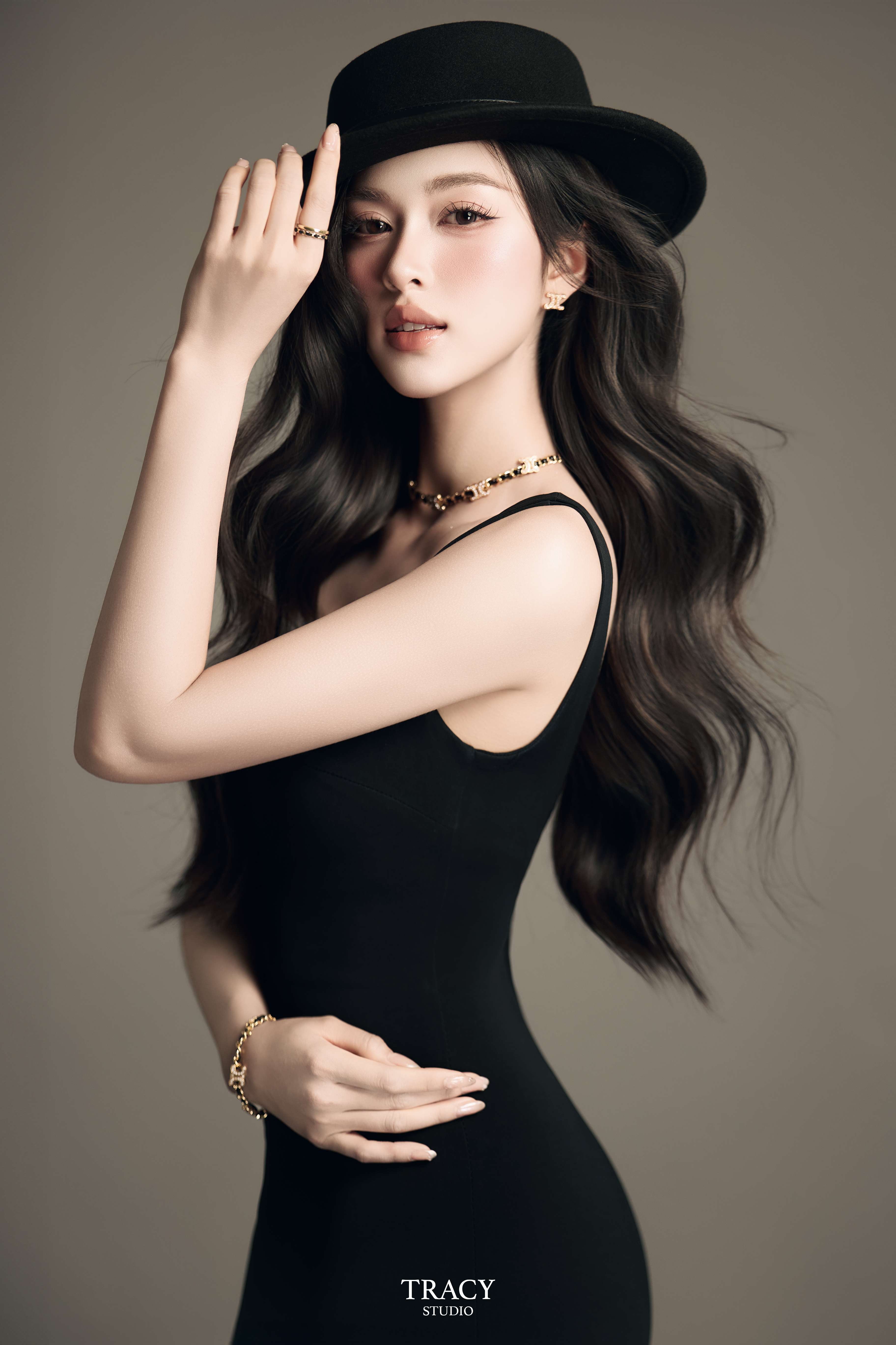 frontend/img/gallery/concept-cool-ngau-slay/tracy-studio-chup-concept-celine-slay (7).jpg